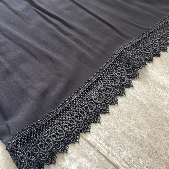 Black wide arm dress - Picture 5 of 5